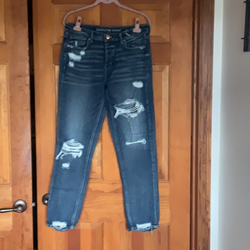 American Eagle Outfitters Women's Distressed Blue Jeans